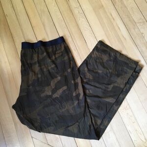 Gap camo long pajama bottoms size extra large
